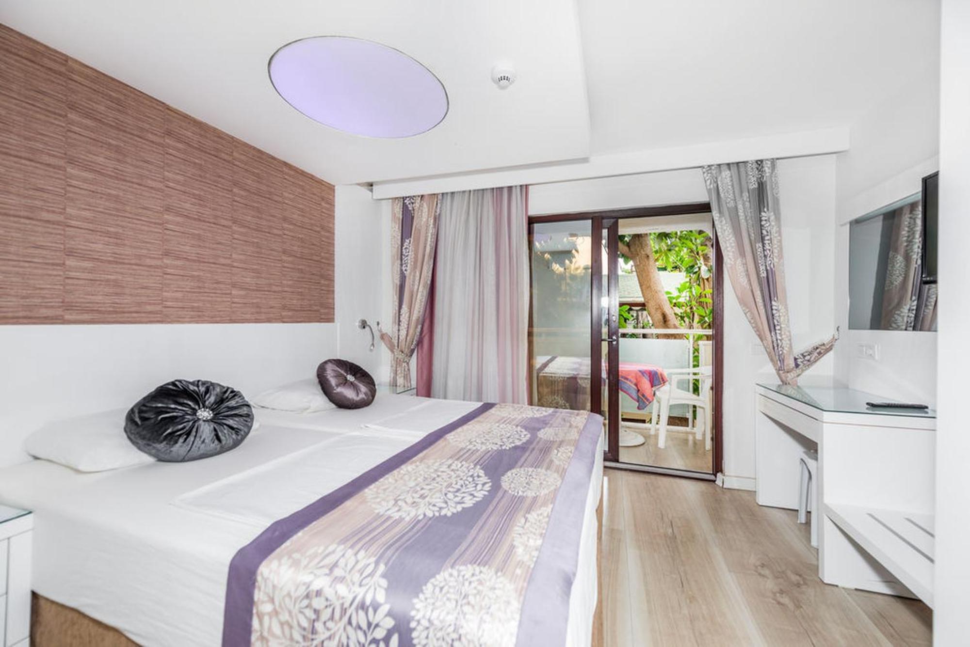 Tropic Beach Club Side Hotel ภายนอก รูปภาพ