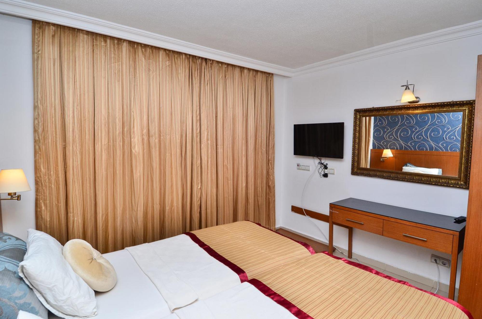 Tropic Beach Club Side Hotel ภายนอก รูปภาพ